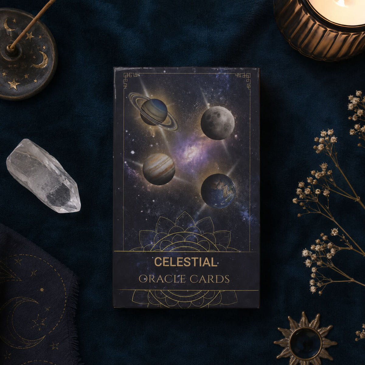Boîte du jeu d'oracle Celestial avec illustration de planètes et mandala doré sur fond étoilé