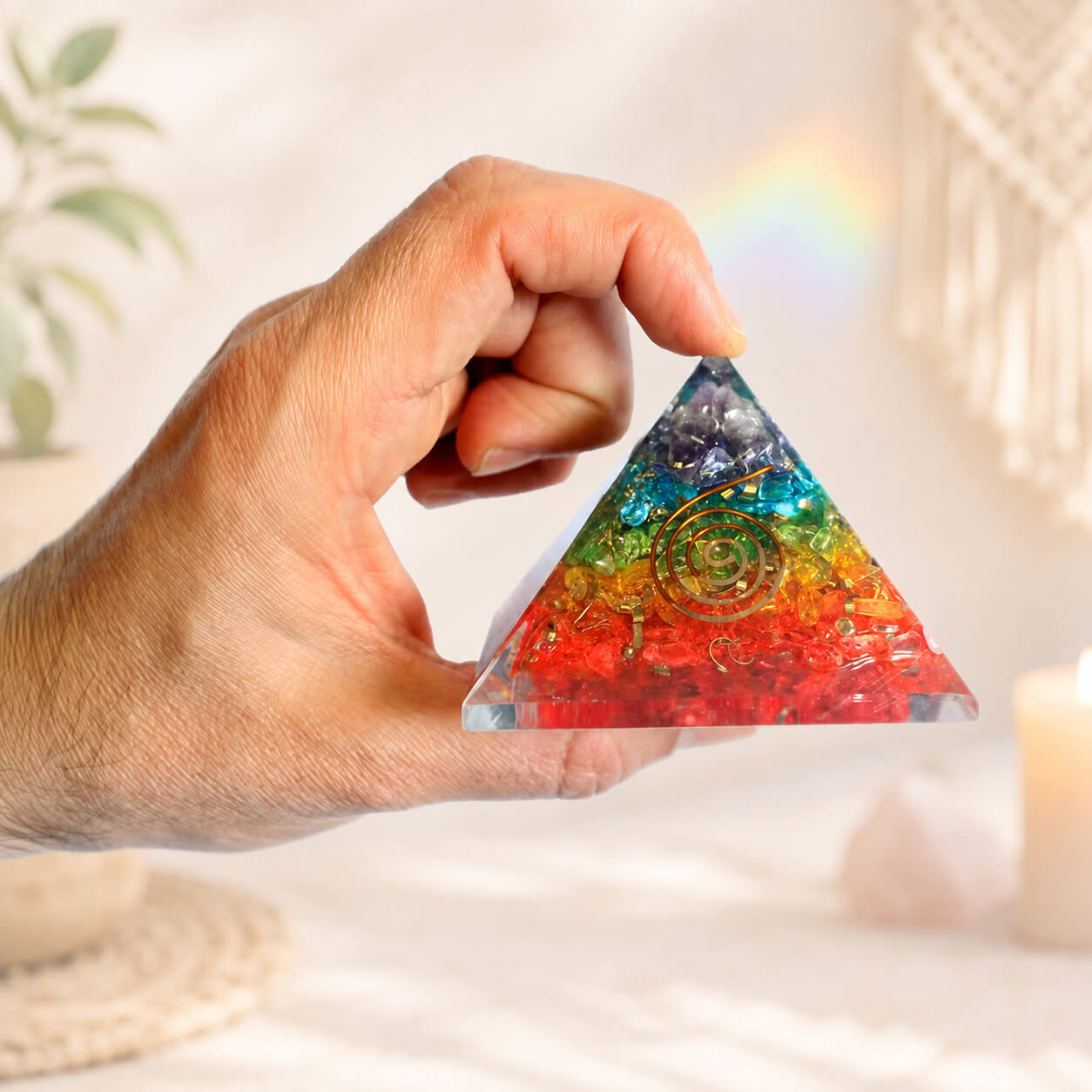 Pyramide Orgonite Chakra Multicolore 7cm