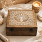 Grande boîte à bijoux en bois de manguier gravée d'une Déesse de la Lune Fleur de Vie et mandala floral.