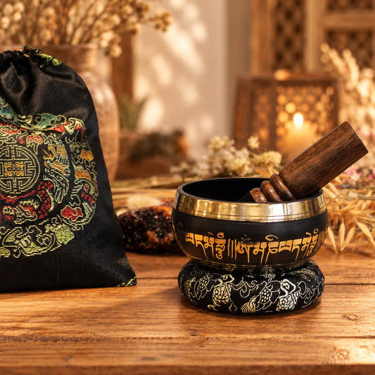 Bol chantant Fleur de Lotus avec son coussin en anneau, son bâton en bois et sa pochette en brocart noir