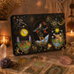 Coffret de tarot foil doré fermé avec illustrations dorées des arcanes majeurs sur le couvercle