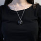 Collier Arbre de Vie en Onyx Noir sur cou