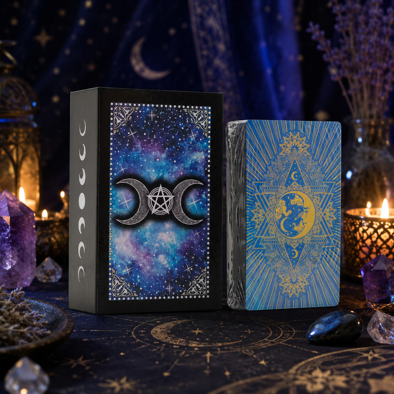 Dos de carte du jeu de tarot Face de Lune, mandala bleu et or à motif lunaire