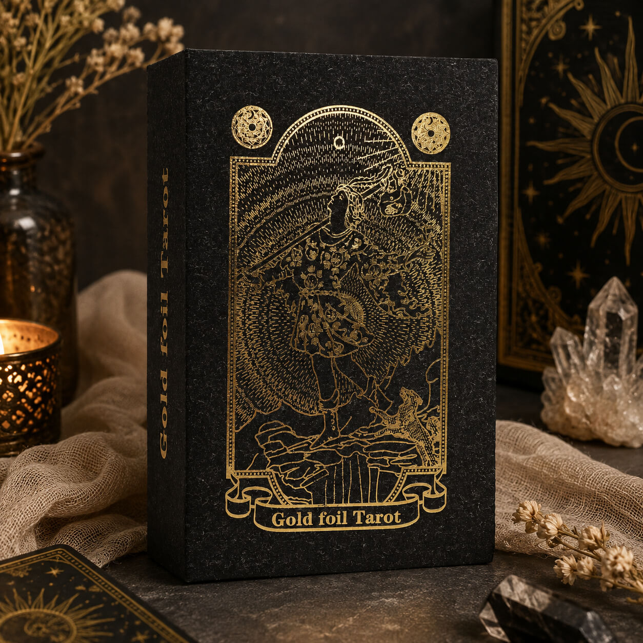 Boîte noire du jeu de tarot Gold Foil Tarot avec illustration dorée détaillée